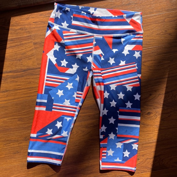 Fabletics Capris - Picture 1 of 5